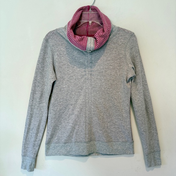 Lululemon In A Cinch Long Sleeve Reversible Cowl Neck Cinched Pullover Size 8 - Picture 4 of 15